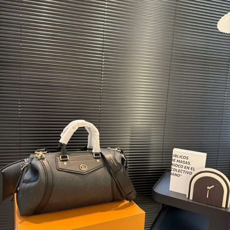 Alternative view of LOUIS VUITTON LV BIKER MM BLACK 37CM M14700