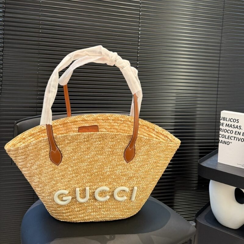 Alternative view of SUMMER SET: GUCCI MEDIUM STRAW TOTE WITH PATCH NATURAL 27CM & SANDAL WITH DOUBLE G NATURAL RAFFIA BROWN