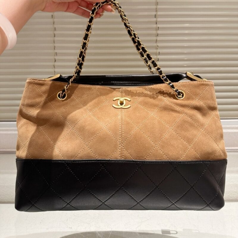 Alternative view of CHANEL SHOPPING BAG SHINY AND GOLD TONE METAL BEIGE BLACK 36CM AS5657 B20827 U1536
