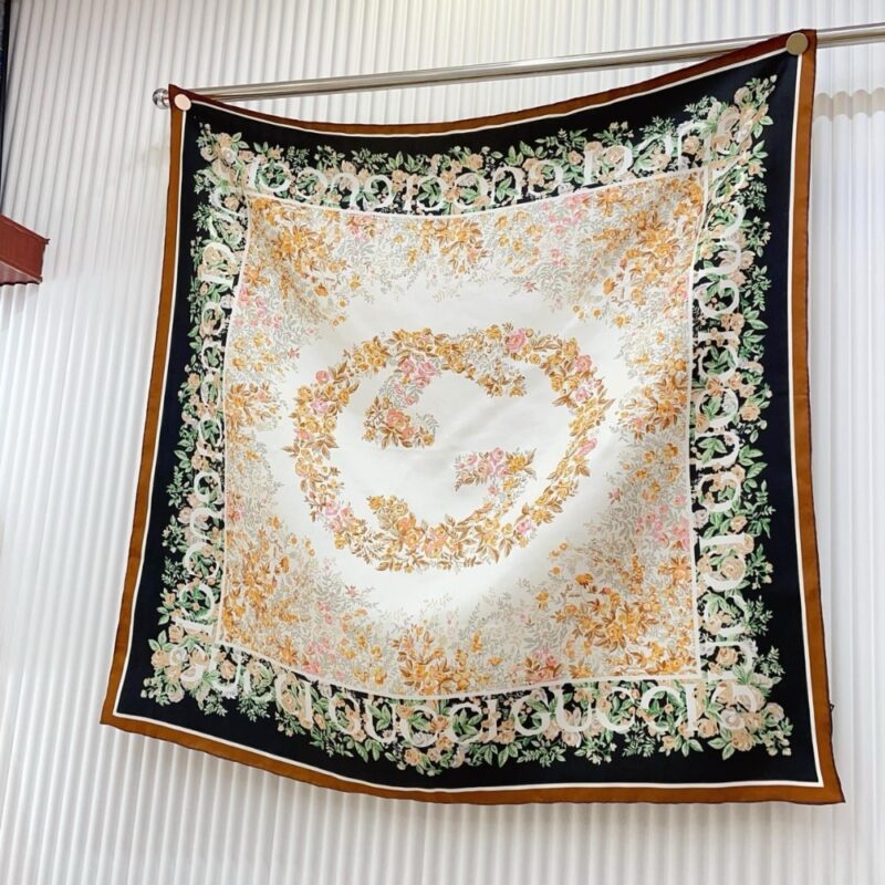 Alternative view of GUCCI INTERLOCKING G FLORAL PRINT SILK CARRÉ BLACK AND BEIGE 783157 3G001 1079