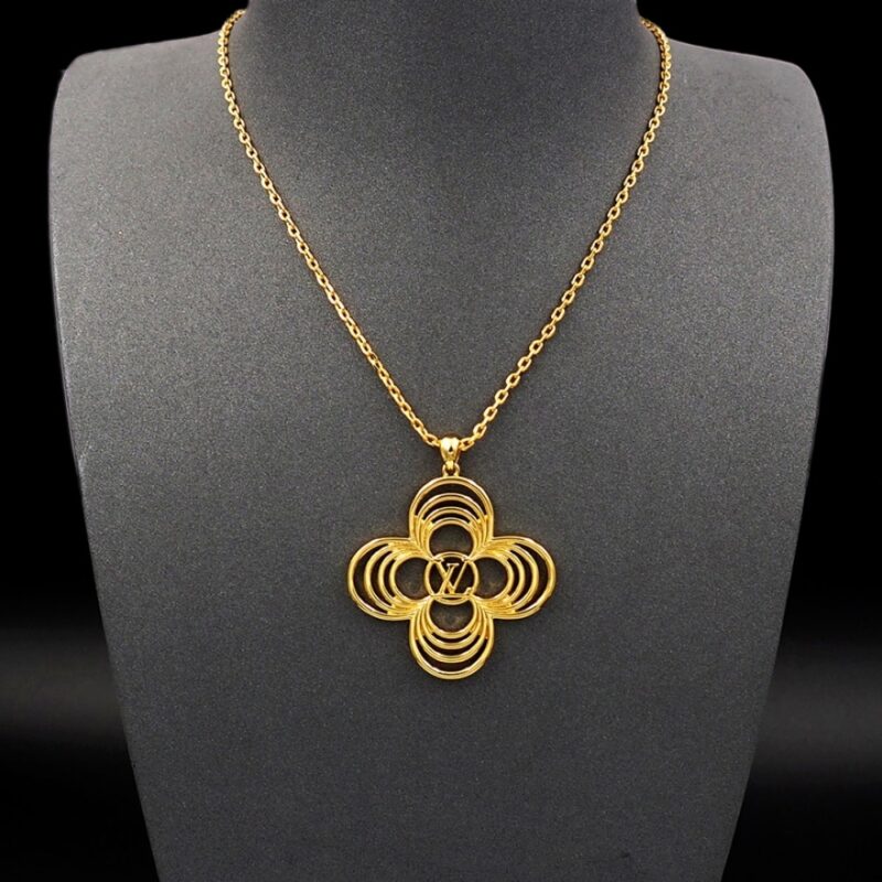 Alternative view of LOUIS VUITTON LV BREEZE PENDANT GOLD M02805