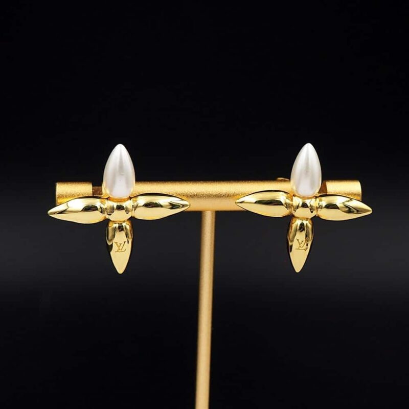 Alternative view of LOUIS VUITTON LOUISETTE EARRINGS GOLD AND PEARLY WHITE M00950
