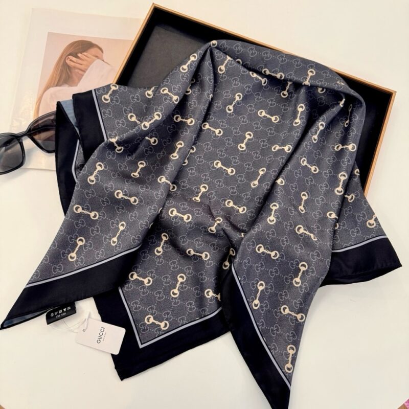 Alternative view of GUCCI PRINTED SILK CARRÉ GOLD GG IN BLACK ‎662576 3G001 1000