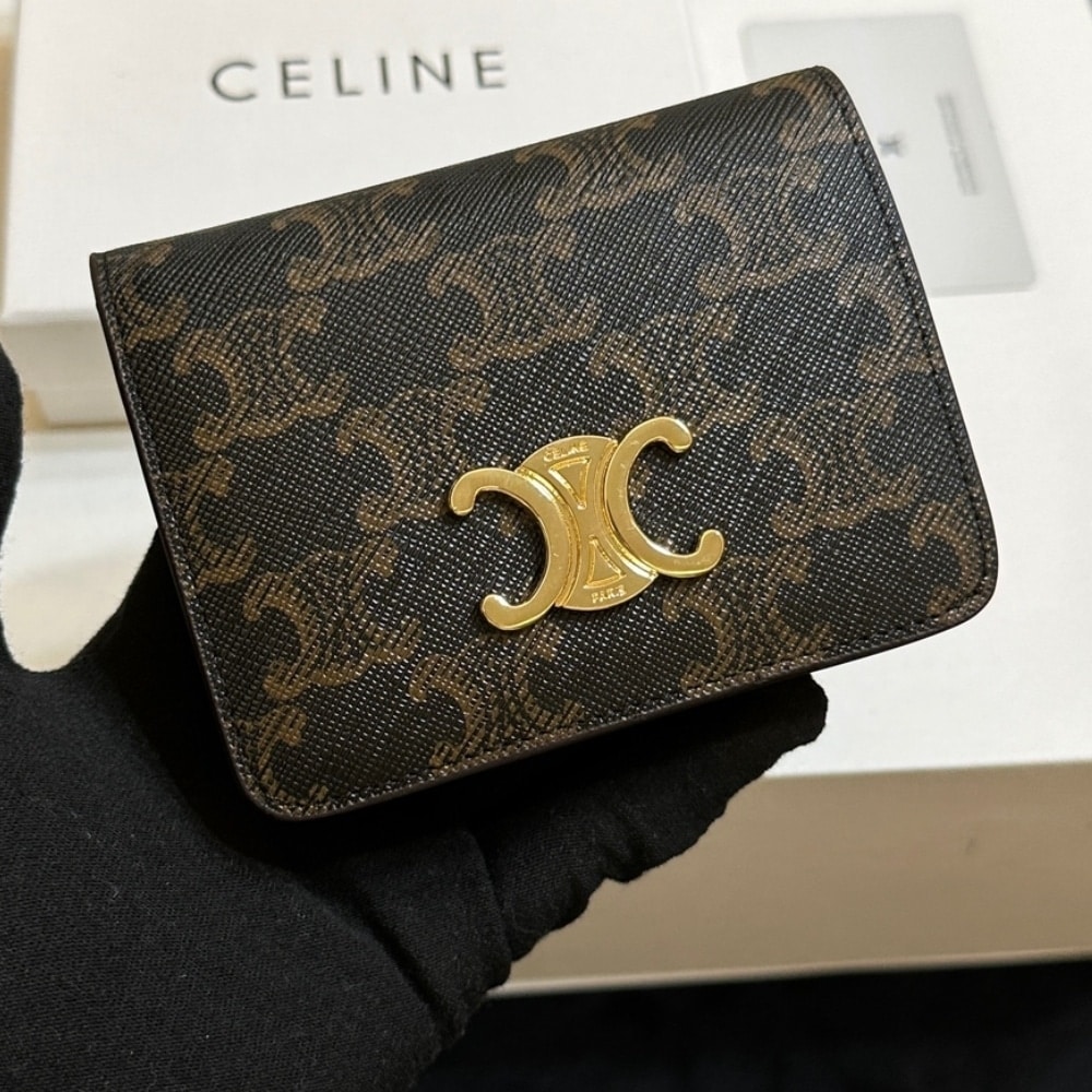 SUMMER SET: CELINE CLASSIQUE TRIOMPHE BAG IN TAN & SMALL TRIOMPHE CANVAS TAN WALLET - Image 7