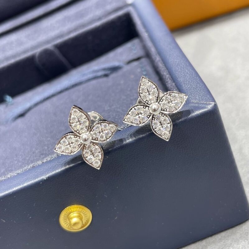 Alternative view of LOUIS VUITTON IDYLLE BLOSSOM STUD EARINGS WHITE Q96966