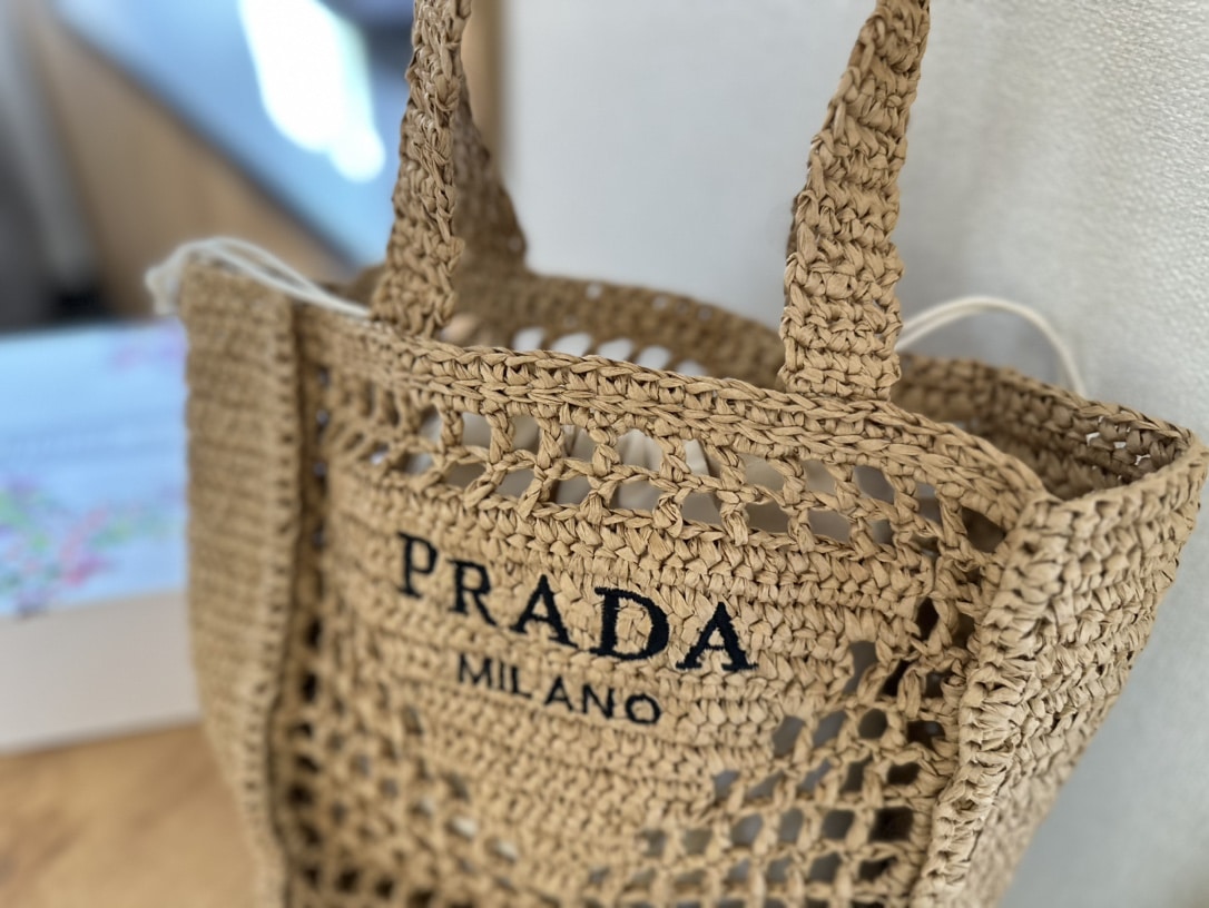 SUMMER SET: PRADA RAFFIA GRASS SMALL CROCHET TOTE BAG NATURAL 22CM & RAFFIA CRISSCROSS SLIDES NATURAL - Image 3
