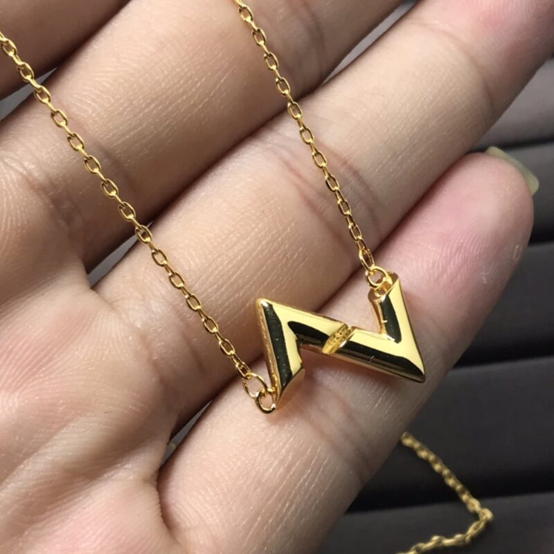 Alternative view of LOUIS VUITTON VOLT UPSIDE DOWN PENDANT YELLOW GOLD NECKLACE Q93868
