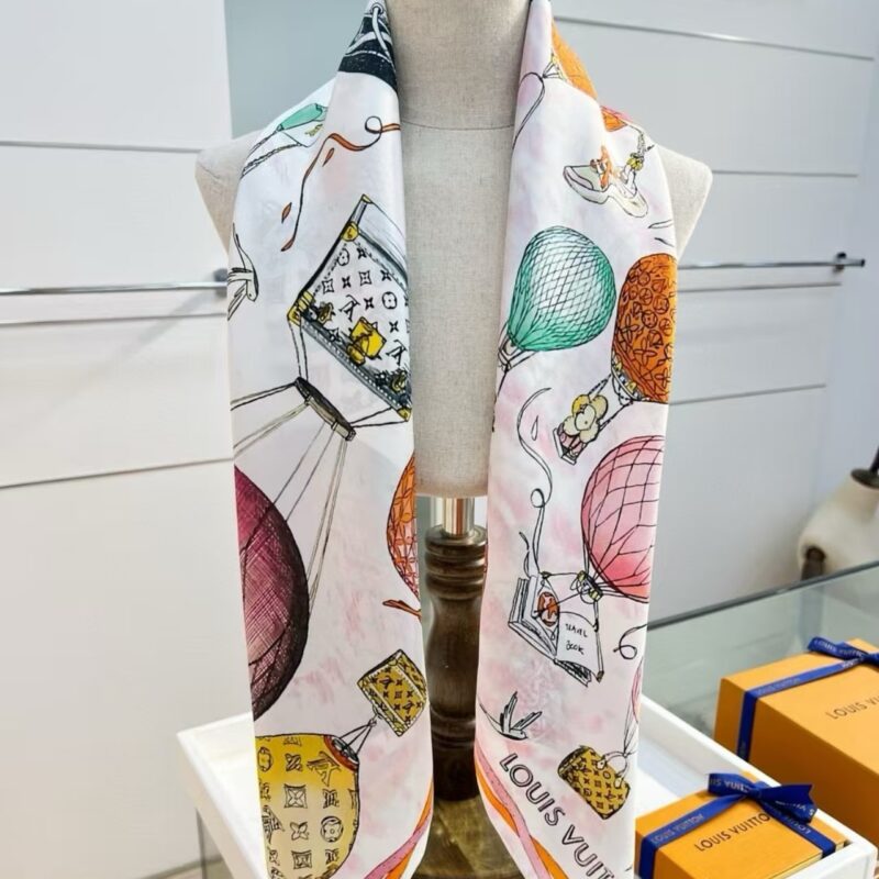 Alternative view of LOUIS VUITTON UP AND AWAY SQUARE 90 LIGHT PINK 90CM M77661