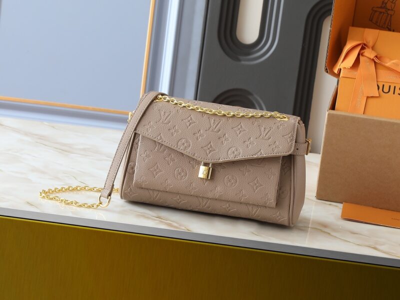 Alternative view of LOUIS VUITTON ANYTIME FLAP BAG TOURTERELLE GRAY 29CM M14973