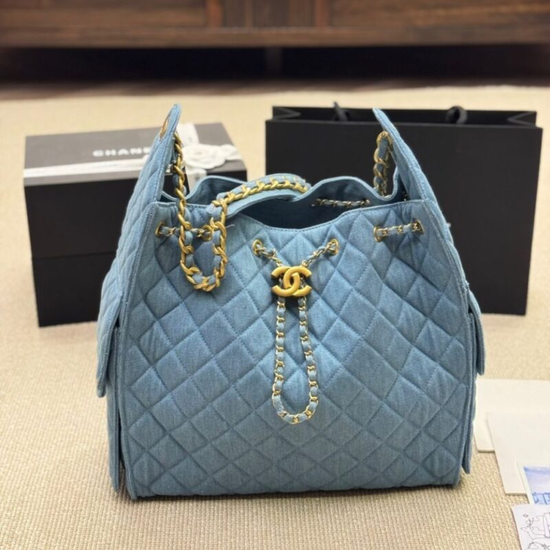 Alternative view of CHANEL 25 MEDIUM HANDBAG WASHED DENIM BLUE AND GOLD TONE METAL 34CM AS5311 B20603 U0475