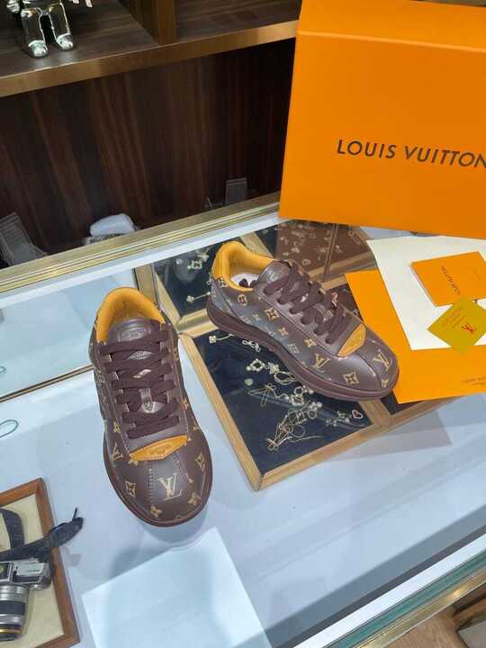 Alternative view of LOUIS VUITTON LV BUTTERSOFT SNEAKER MACASSAR 1AIKVE