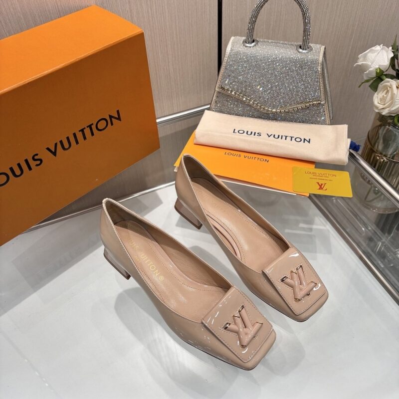 Alternative view of LOUIS VUITTON SHAKE PUMP NUDE