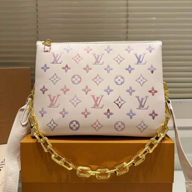 Alternative view of LOUIS VUITTON COUSSIN PM DREAM CREAM 28CM M25507