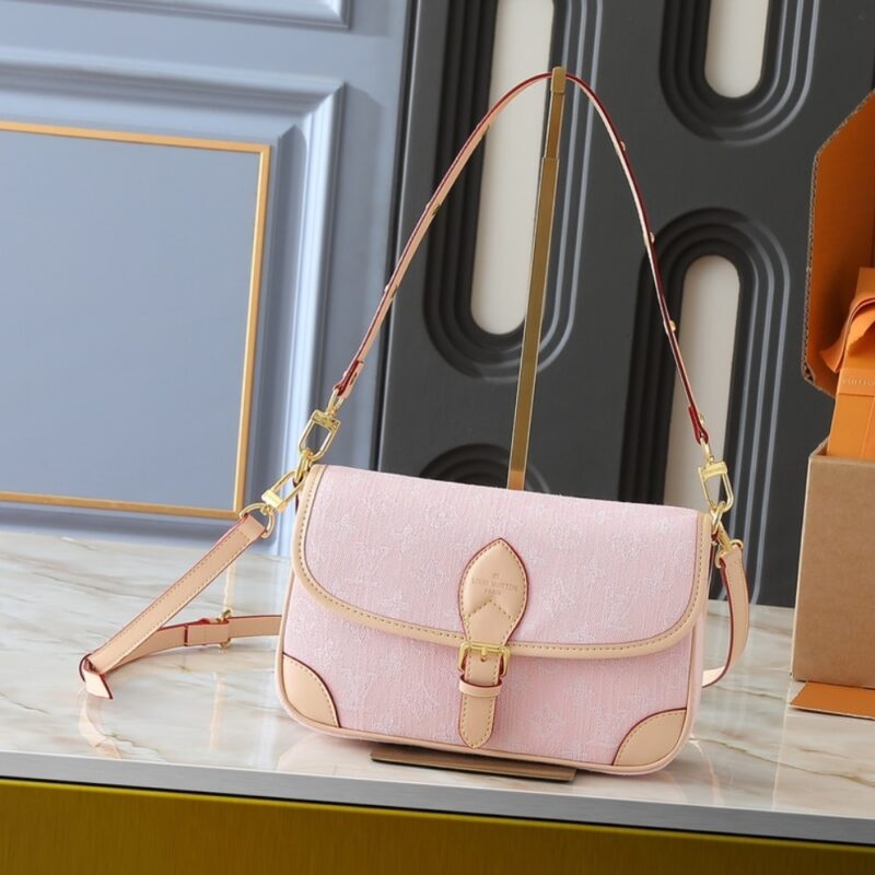 Alternative view of LOUIS VUITTON DIANE WASHED PINK 24CM