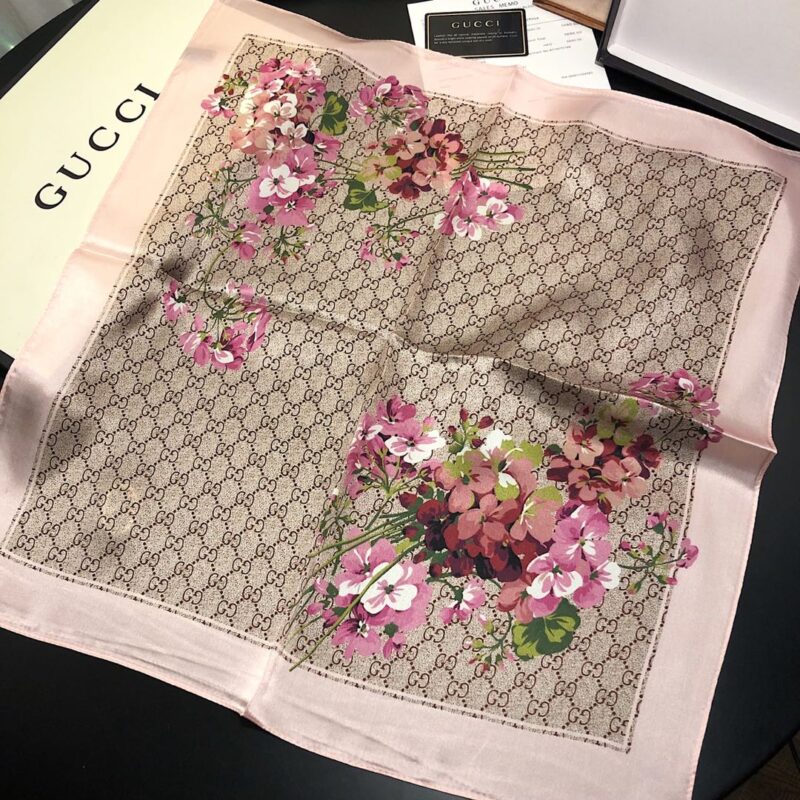 Alternative view of GUCCI GG BLOOMS FOULARD SCARF LIGHT PINK