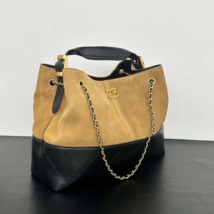 Alternative view of [SUPER VIP 1:1] CHANEL SHOPPING BAG GOLD TONE METAL BEIGE AND BLACK 36CM AS5657 B20827 U1536