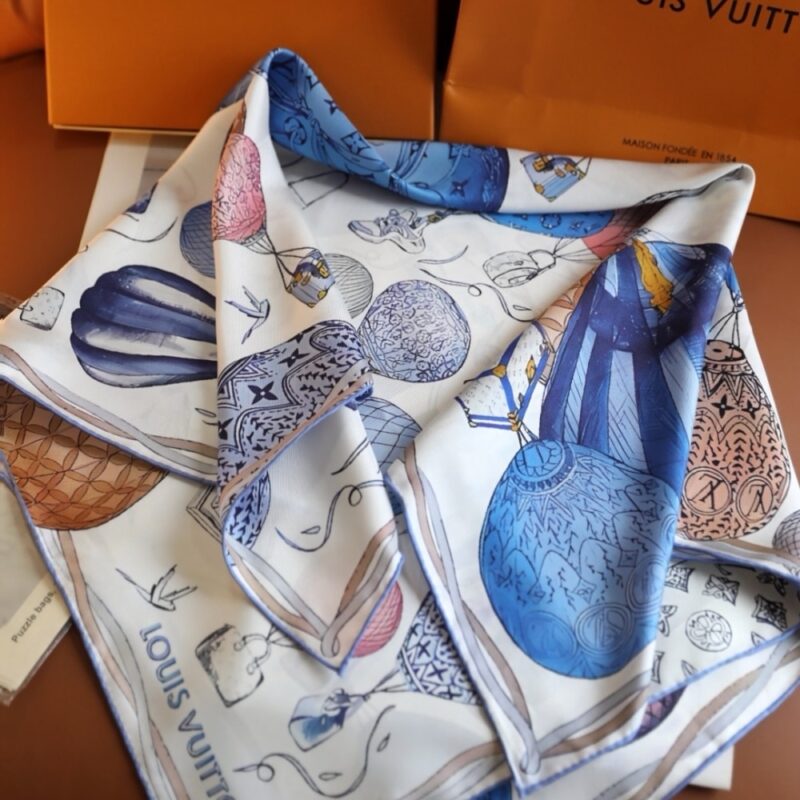 Alternative view of LOUIS VUITTON UP AND AWAY SQUARE LIGHT BLUE 90CM M78448