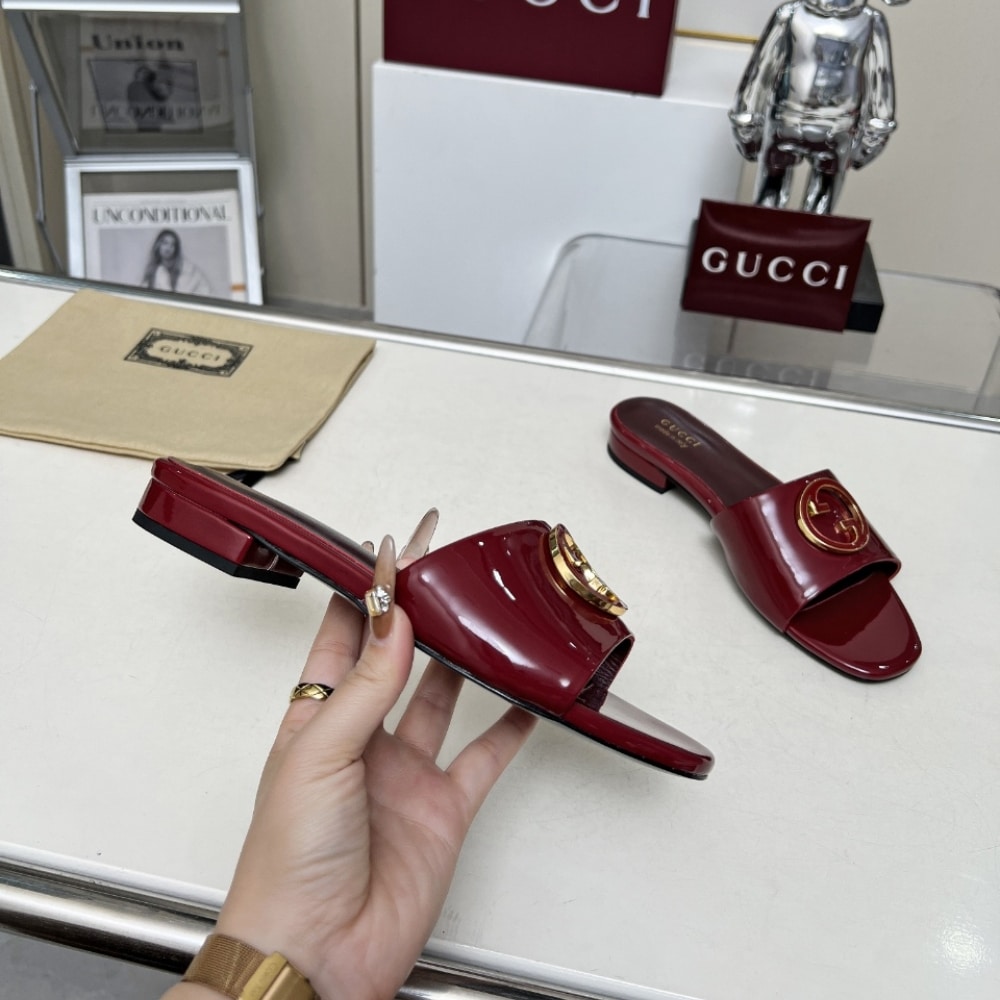 ICONIC SET: GUCCI TOTISSIMA LARGE REVERSIBLE TOTE & WOMEN ROUND INTERLOCKING G SANDAL - Image 4