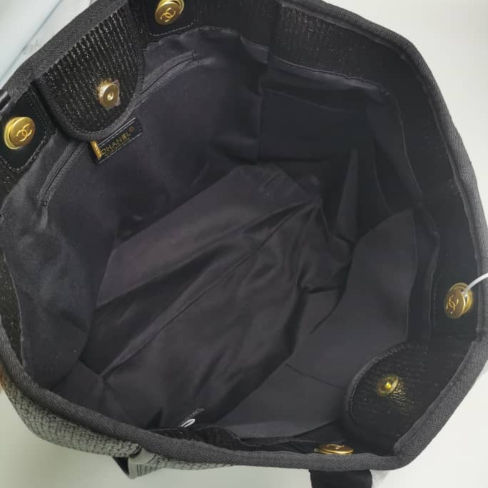 Iconic Set: Chanel Deauville Large Shopping Bag And Long Flap Wallet - Image 6