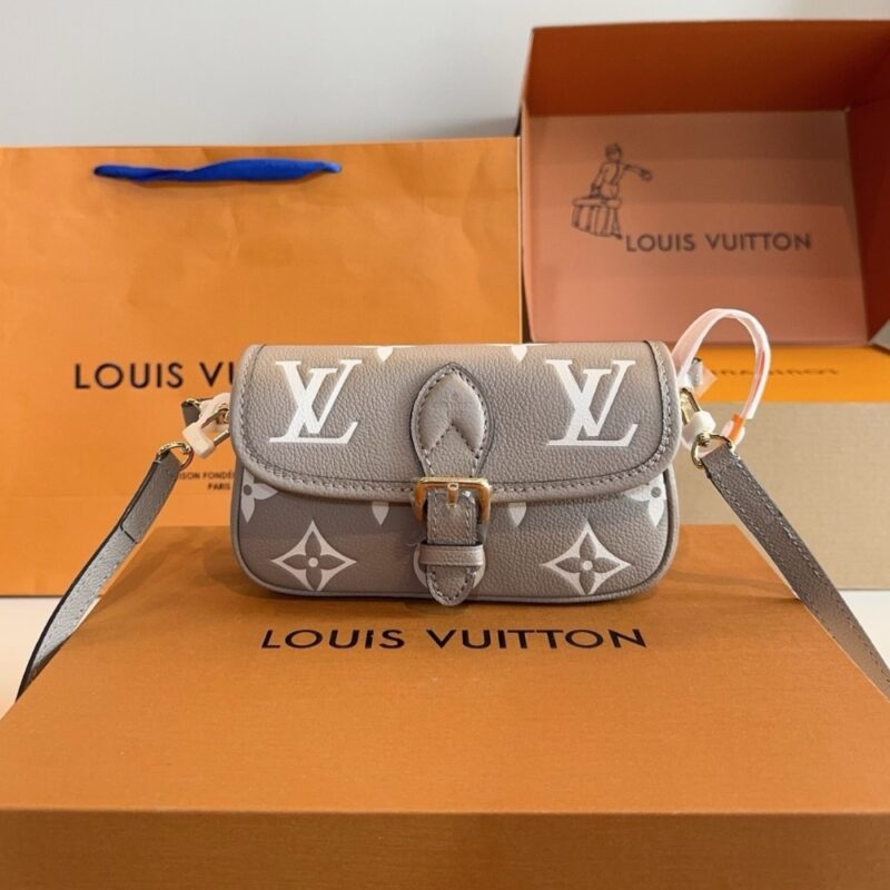 Alternative view of LOUIS VUITTON NANO DIANE BEIGE 19CM M83300