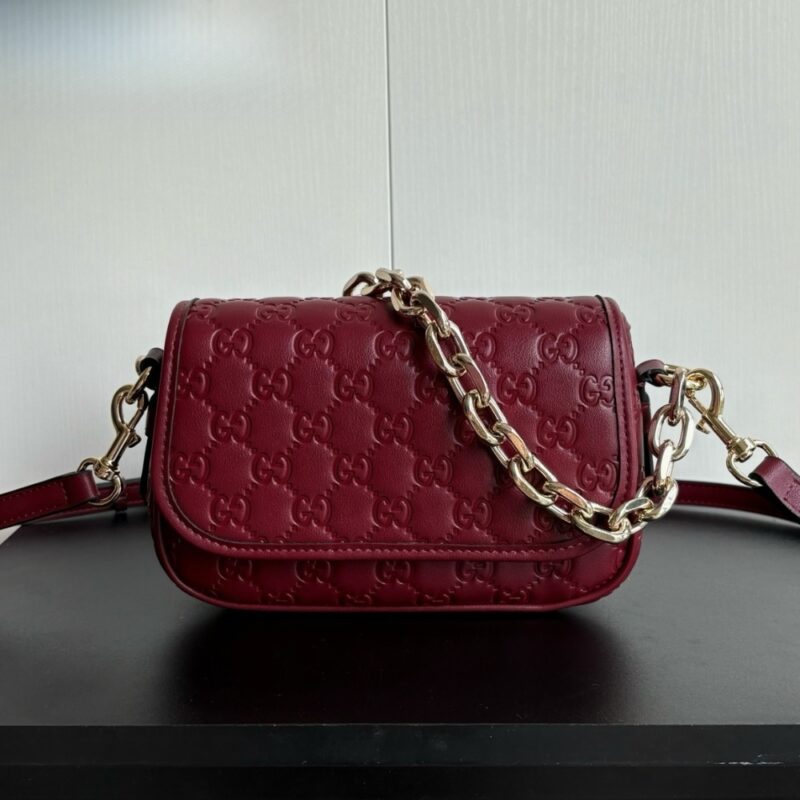 Alternative view of GUCCI GG EMBLEM SMALL SHOULDER BAG RED 20CM ‎847448 AAFDV 6207