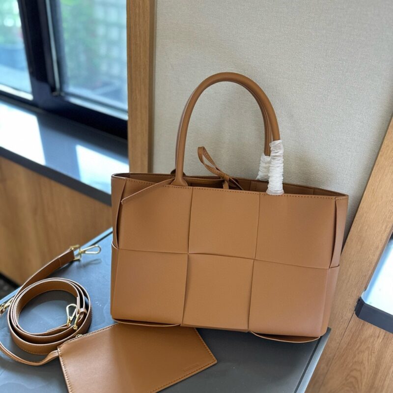 Alternative view of BOTTEGA VENETA SMALL ARCO TOTE CAMEL 30CM 652867VCQC22593