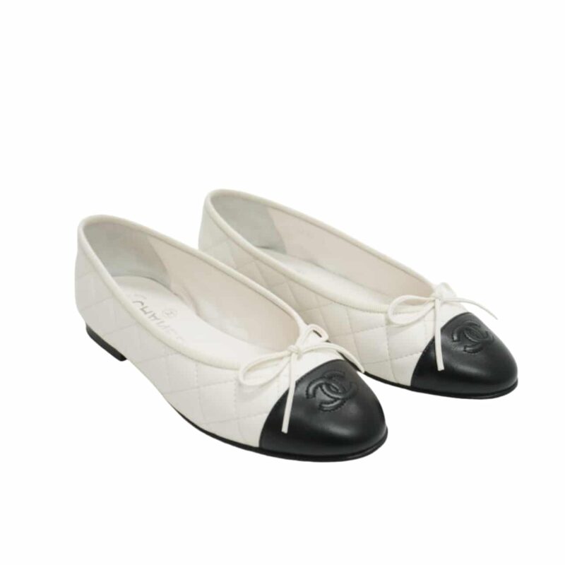 CHANEL BALLERINA WHITE AND BLACK