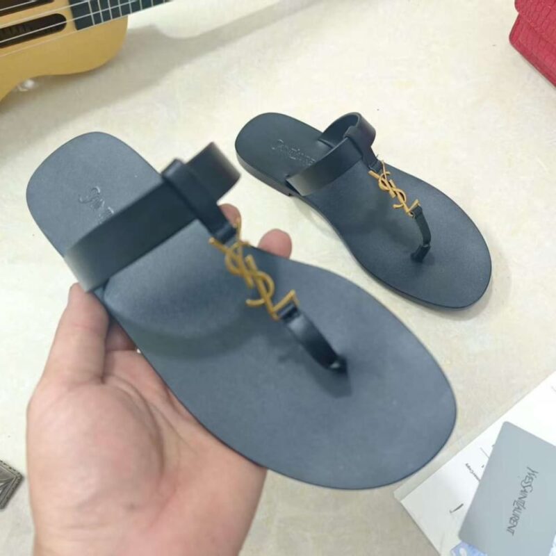 Alternative view of SAINT LAURENT CASSANDRE THONG FLATS BLACK