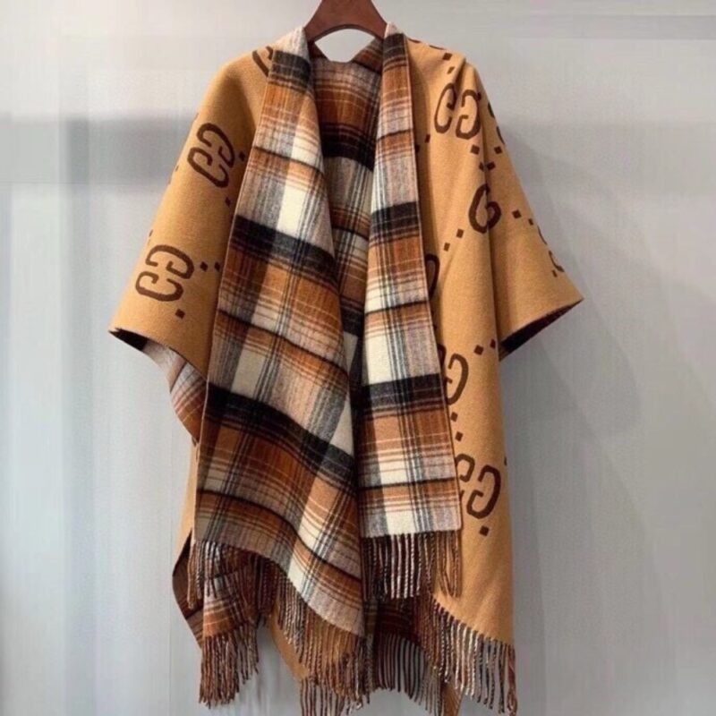 Alternative view of GUCCI REVERSIBLE WOOL PONCHO GG BEIGE 185CM