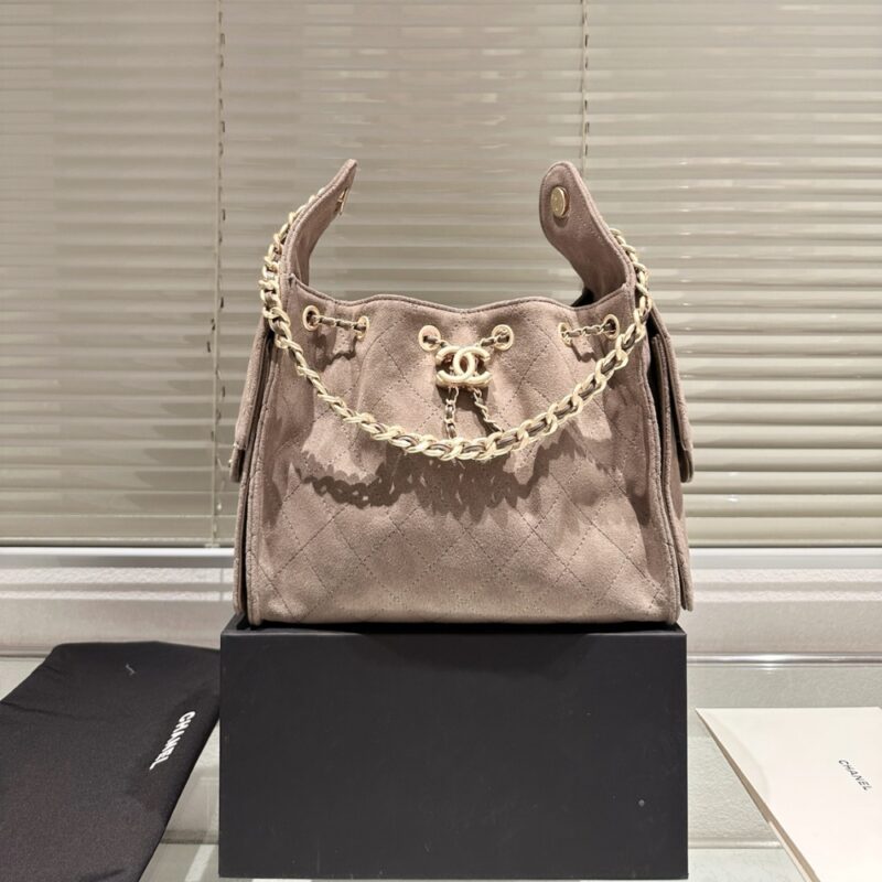 Alternative view of CHANEL 25 SMALL HANDBAG GOLD TONE METAL LIGHT GREY 26CM