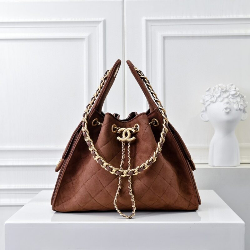 Alternative view of CHANEL 25 SMALL HANDBAG GOLD TONE METAL BROWN 26CM AS5293 B18799 U3950