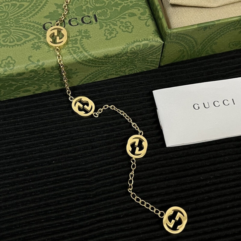 Alternative view of GUCCI INTERLOCKING BRACELET YELLOW GOLD ‎629904 J8500 8000