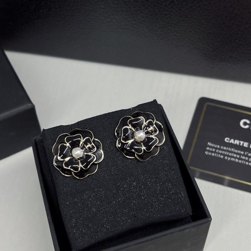 Alternative view of CHANEL CAMELLIA EARRINGS BLACK