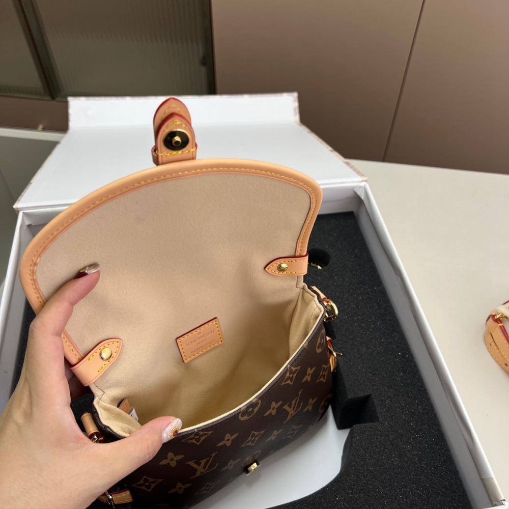 GIFT SET: LOUIS VUITTON NANO SAUMUR BB MONOGRAM BROWN WITH CARD WALLET & DRAGONNE KEYCHAIN - Image 7