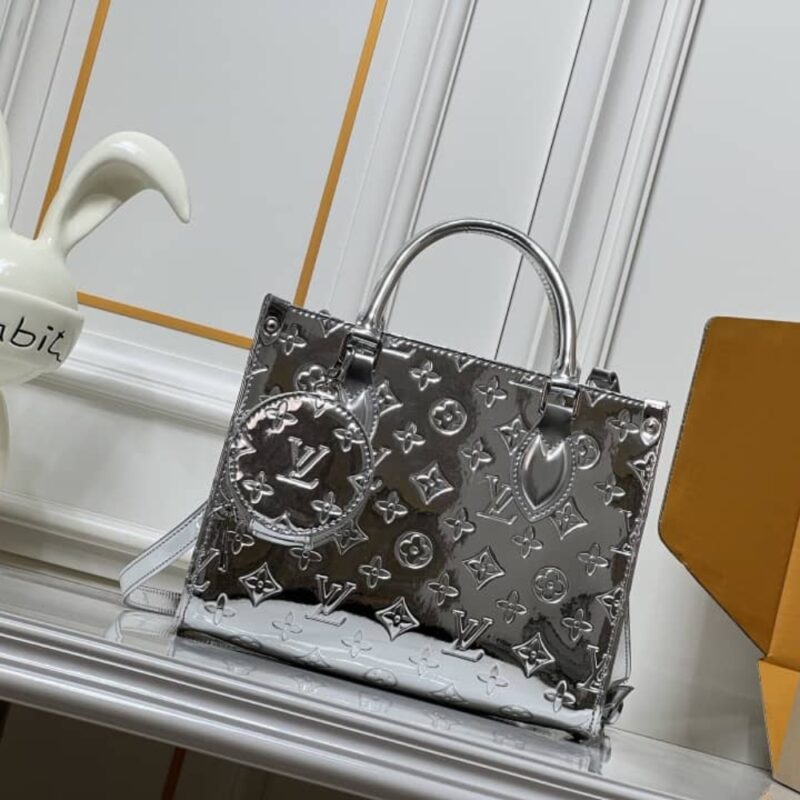 Alternative view of LOUIS VUITTON ONTHEGO PM SILVER 25CM M26373