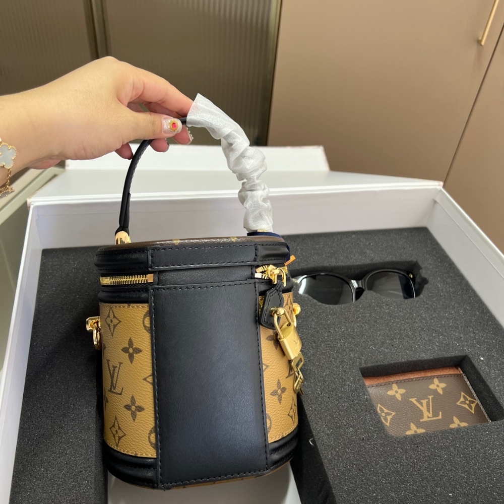 GIFT SET: LOUIS VUITTON CANNES BAG MONOGRAM WITH CARD WALLET & MY MONOGRAM LIGHT CAT EYE GLASSES - Image 5