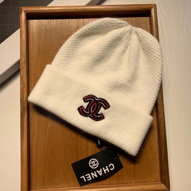 Alternative view of CHANEL CC LOGO CASHMERE BEANIE WHITE
