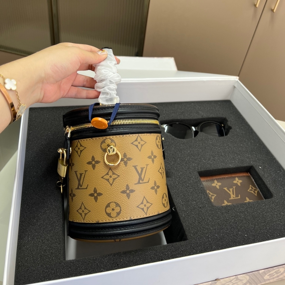 GIFT SET: LOUIS VUITTON CANNES BAG MONOGRAM WITH CARD WALLET & MY MONOGRAM LIGHT CAT EYE GLASSES - Image 3