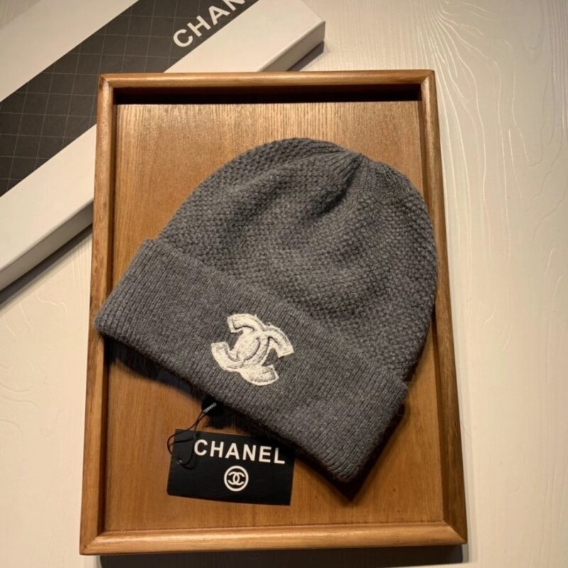 Alternative view of CHANEL CC LOGO CASHMERE BEANIE GRAY