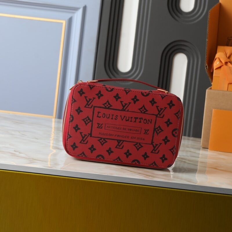 Alternative view of LOUIS VUITTON PACKING CUBE MM MONOGRAM RED 22CM M25789