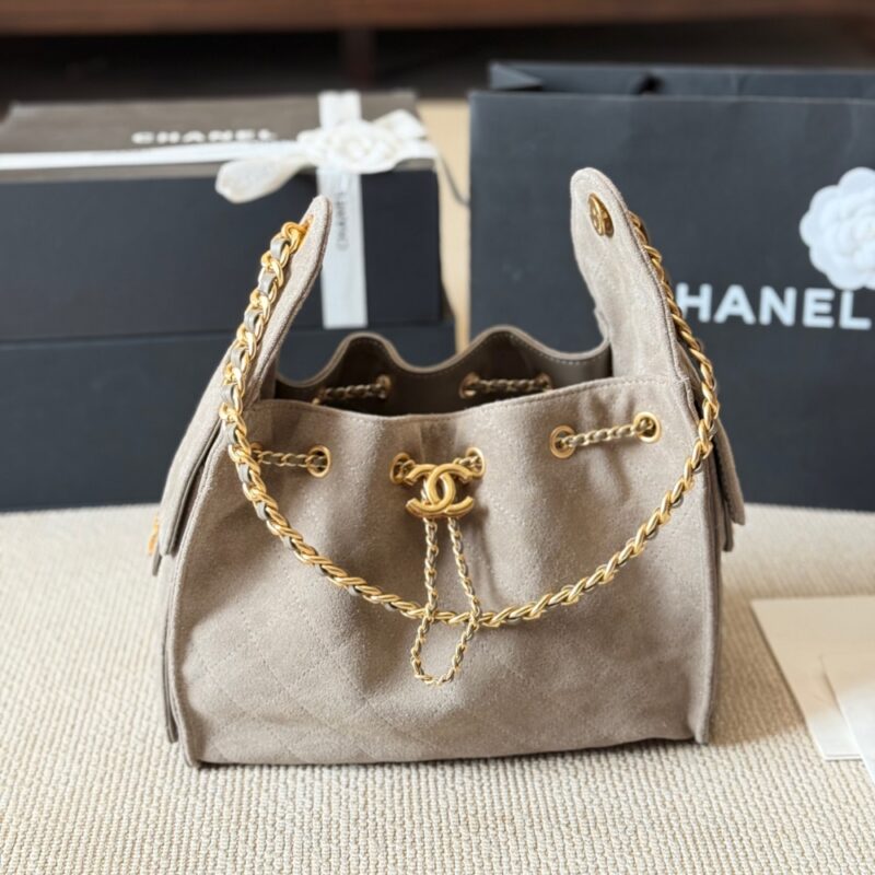 Alternative view of CHANEL 25 SMALL HANDBAG GOLD TONE METAL LIGHT GRAY 25CM