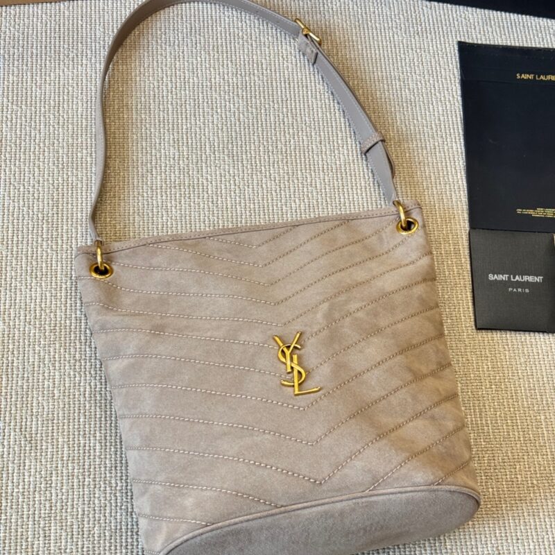 Alternative view of SAINT LAURENT NIKI SUPPLE BUCKET IN SUEDE GRAY 40CM