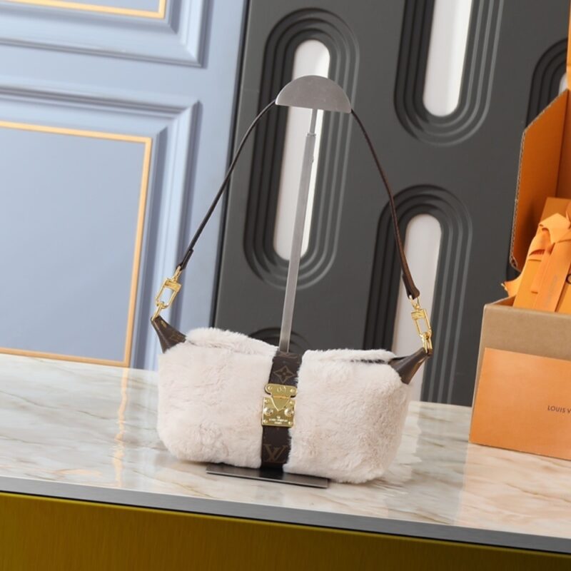 Alternative view of LOUIS VUITTON POCHETTE MIA CREME 22CM M26245