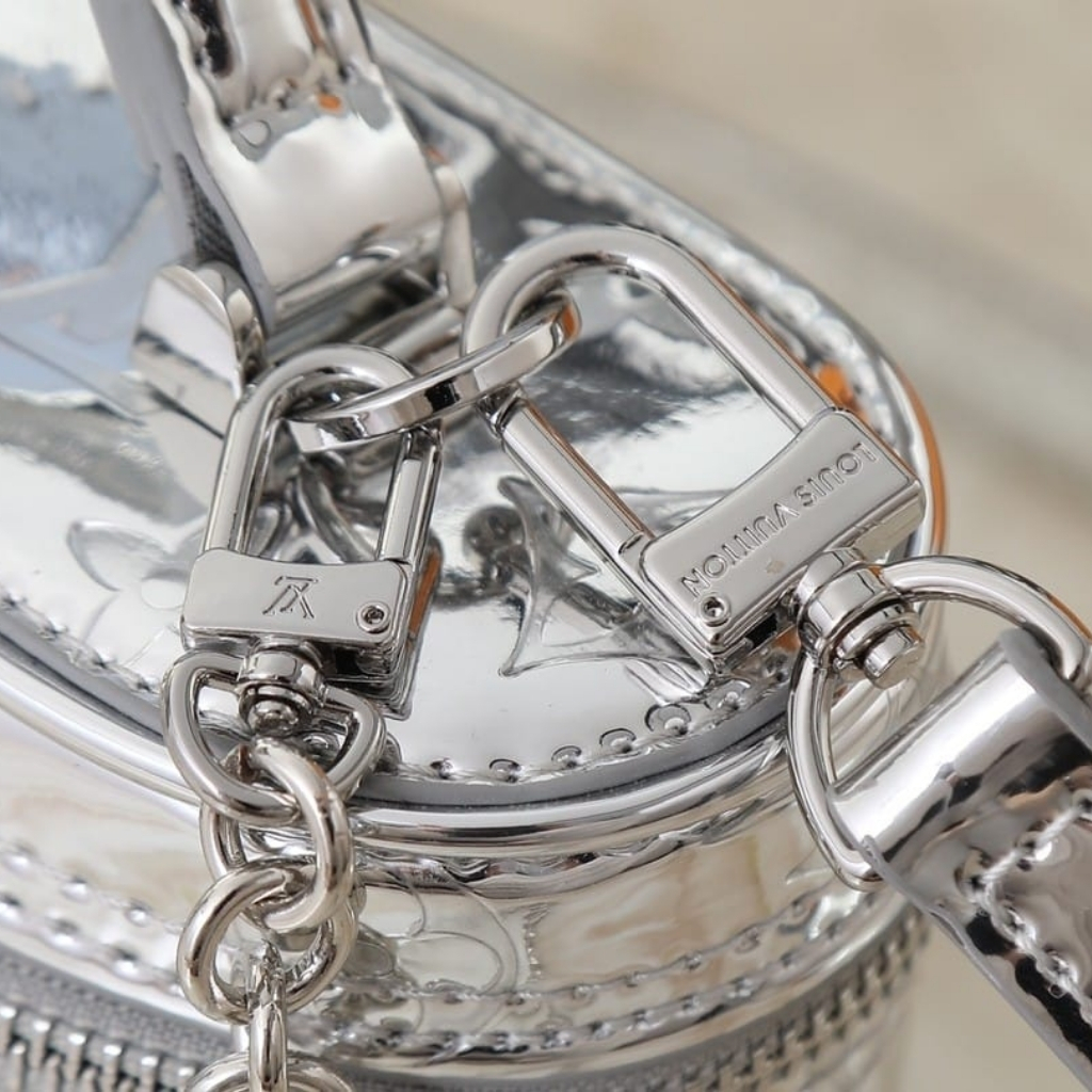 Louis Vuitton Vanity Chain Pouch Silver 19cm M26097 - Image 9