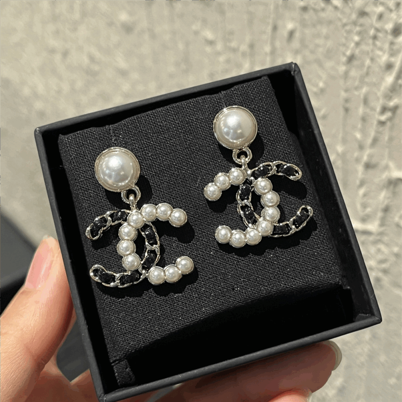 Alternative view of CHANEL STUD EARRINGS BLACK AND PEARS ABG562 B22261 U4399