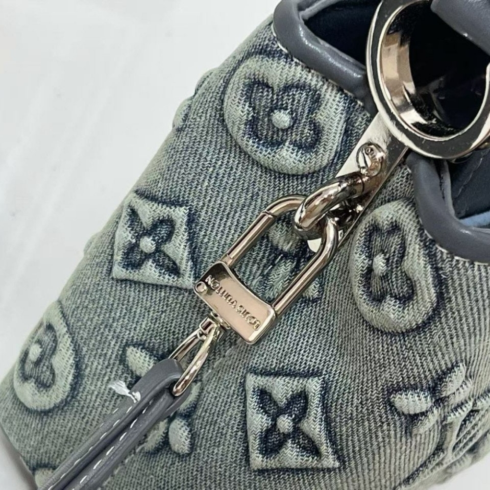 Louis Vuitton Capucines Mini Denim Dark Blue 21Cm - Image 9
