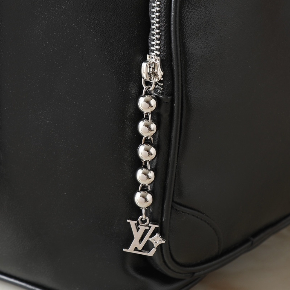 Louis Vuitton Montsouris Cargo Backpack Black 40Cm M13983 - Image 7