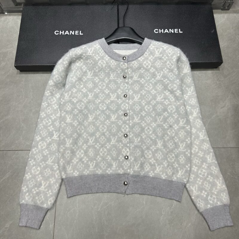 Alternative view of LOUIS VUITTON MONOGRAM BRUSHED KNIT CARDIGAN GREY 1AJFS4