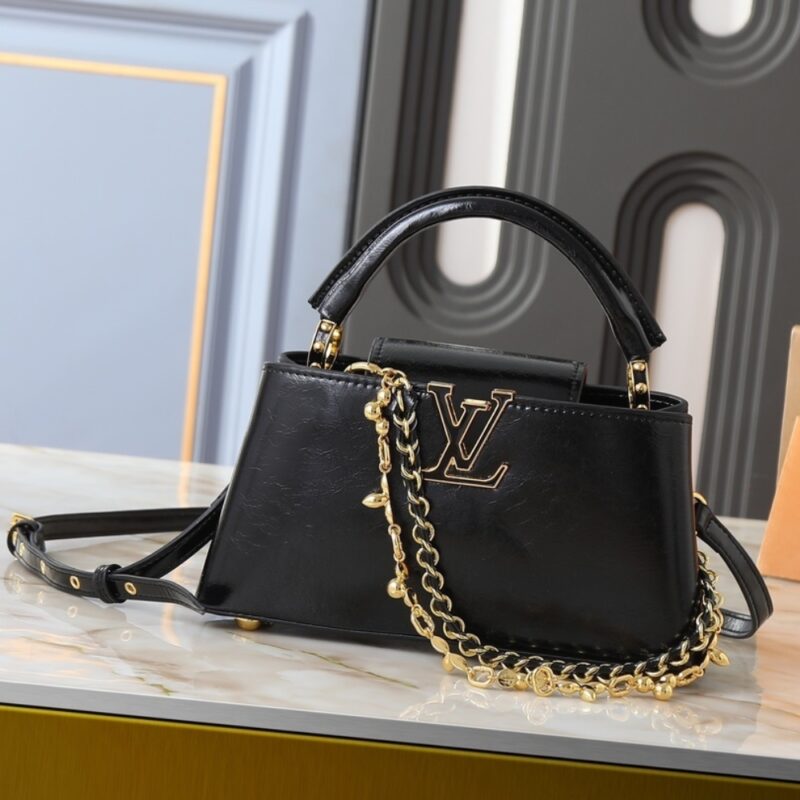 Alternative view of LOUIS VUITTON CAPUCINES EAST WEST BB BLACK 26CM M25492