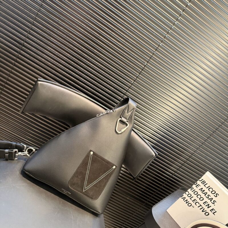 Alternative view of LOUIS VUITTON DELTA SLINGBAG BLACK 39CM M27060